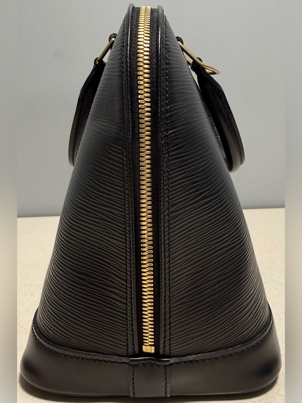 Louis Vuitton Alma PM Epi Textured Leather - Picture 5 of 16
